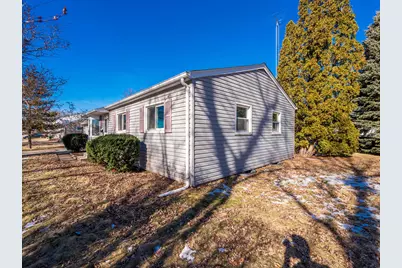 901 Garfield Drive, Rochelle, IL 61068 - Photo 2