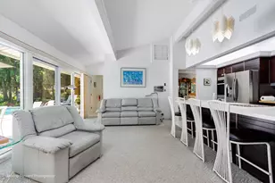 6363 S Keokuk Rd, Indian Head Park, IL 60525 - Photo 12