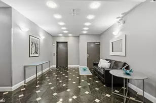 120 W Oak St, Chicago, IL 60610 - Photo 2