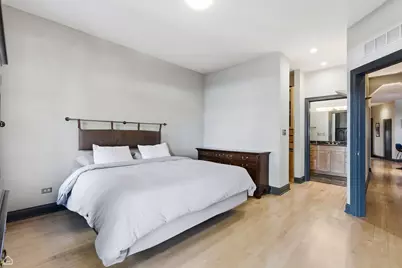 120 W Oak Street #4D, Chicago, IL 60610 - Photo 8