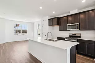 557 Yosemite Wy, Mundelein, IL 60060 - Photo 6