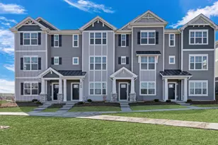 557 Yosemite Wy, Mundelein, IL 60060 - Photo 1