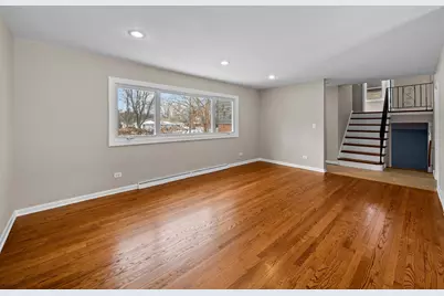 105 E Elaine Circle, Prospect Heights, IL 60070 - Photo 8