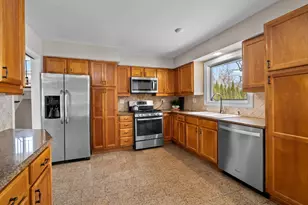 105 E Elaine Cir, Prospect Heights, IL 60070 - Photo 10