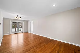 105 E Elaine Cir, Prospect Heights, IL 60070 - Photo 6