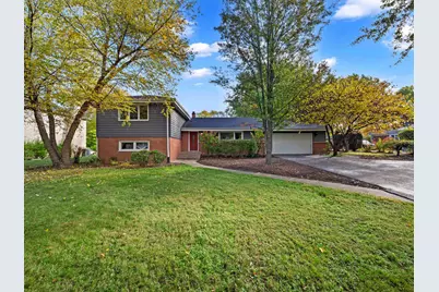 105 E Elaine Circle, Prospect Heights, IL 60070 - Photo 1