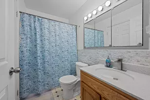 29W358 Crabtree Ln, Warrenville, IL 60555 - Photo 12