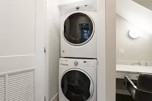 1448 W Erie St, Chicago, IL 60642 - Photo 16