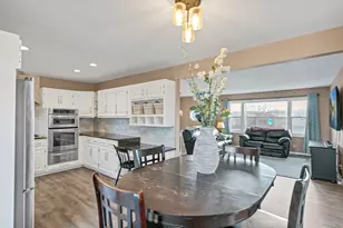 103 Fir St, Lake in the Hills, IL 60156 - Photo 6