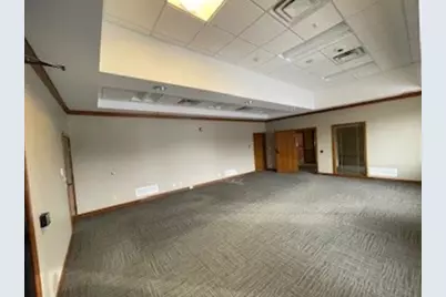 121 W Lincoln Highway, Dekalb, IL 60115 - Photo 4