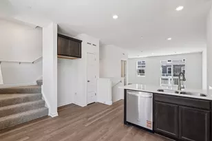 555 Yosemite Wy, Mundelein, IL 60060 - Photo 6