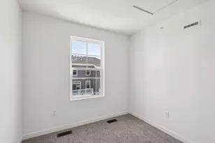 555 Yosemite Wy, Mundelein, IL 60060 - Photo 16