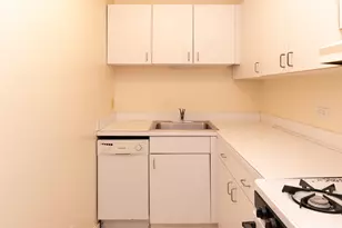 622 W Wellington Ave, Chicago, IL 60657 - Photo 2