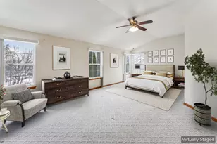 7 Crescent Ct, Streamwood, IL 60107 - Photo 12