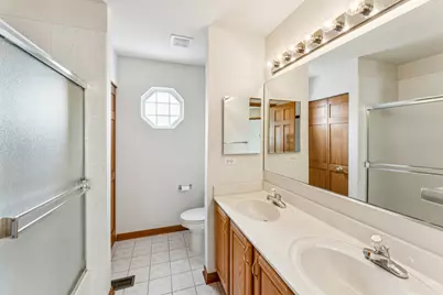 [Address not provided], Streamwood, IL 60107 - Photo 20