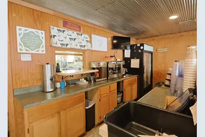 204 S Main Street, Iuka, IL 62849 - Photo 10