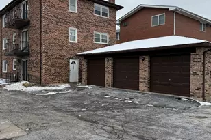 10320 Mansfield Ave, Oak Lawn, IL 60453 - Photo 2