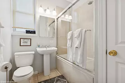 2140 W Belmont Avenue #1F, Chicago, IL 60618 - Photo 8