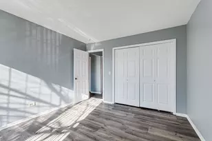 190 S Waters Edge Dr, Glendale Heights, IL 60139 - Photo 12