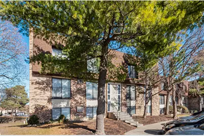 190 S Waters Edge Drive #302, Glendale Heights, IL 60139 - Photo 2