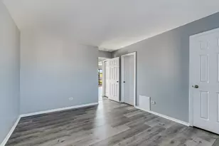 190 S Waters Edge Dr, Glendale Heights, IL 60139 - Photo 16