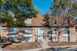 190 S Waters Edge Dr, Glendale Heights, IL 60139 - Photo 1