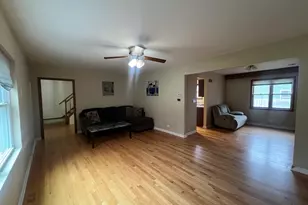 1300 Wolff Ave, Elgin, IL 60123 - Photo 4