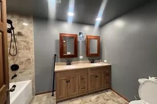 1300 Wolff Ave, Elgin, IL 60123 - Photo 14