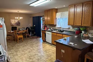 501 E Garfield St, Waterman, IL 60556 - Photo 8