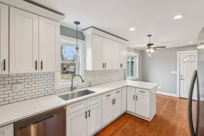 8608 Lavergne Avenue, Burbank, IL 60459 - Photo 10