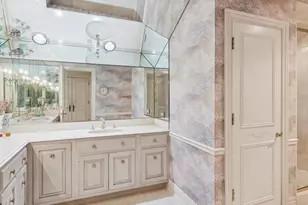 1719 Midwest Club Pkwy, Oak Brook, IL 60523 - Photo 36