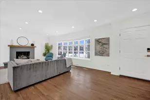 1632 Village Green Ct, Deerfield, IL 60015 - Photo 8