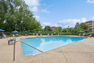 2000 Chestnut Ave, Glenview, IL 60025 - Photo 24