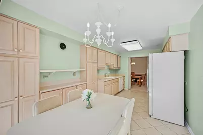 2000 Chestnut Avenue #103, Glenview, IL 60025 - Photo 12