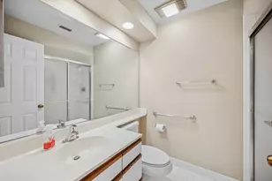 2000 Chestnut Ave, Glenview, IL 60025 - Photo 20