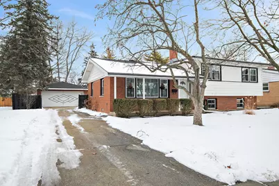 925 S Chestnut Avenue, Arlington Heights, IL 60005 - Photo 2