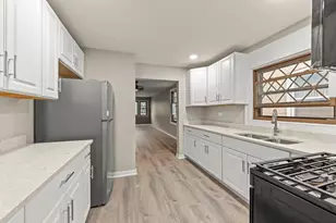 5817 W 64th St, Chicago, IL 60638 - Photo 4