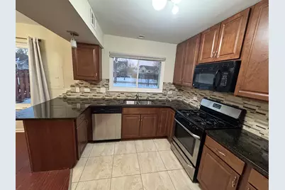 [Address not provided], Buffalo Grove, IL 60089 - Photo 6