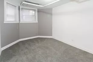 629 W Cornelia Ave, Chicago, IL 60657 - Photo 12