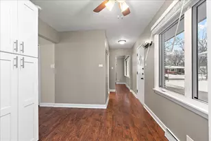 9808 S 51st Ave, Oak Lawn, IL 60453 - Photo 10