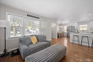 517 S Ardmore Ave, Villa Park, IL 60181 - Photo 4