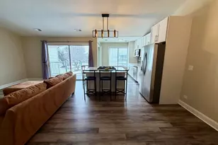 1744 Chesapeake Ln, Schaumburg, IL 60193 - Photo 8