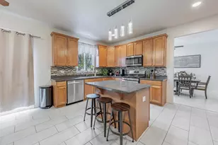 24403 Spruce Creek Ct, Plainfield, IL 60586 - Photo 6