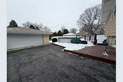6944 W 106th Place, Worth, IL 60482 - Photo 4