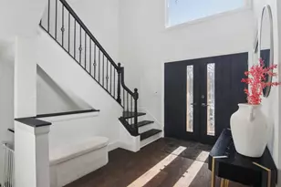 43 Oak Creek Ct, Burr Ridge, IL 60527 - Photo 2