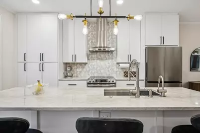 638 W Oak Street, Chicago, IL 60610 - Photo 2