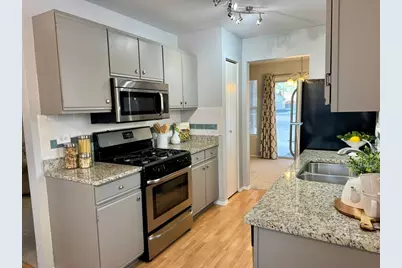 181 Lawn Court #0, Buffalo Grove, IL 60089 - Photo 4