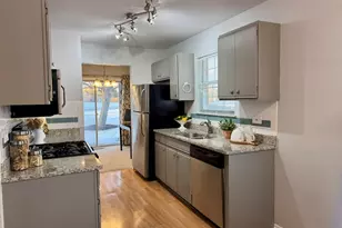 181 Lawn Ct, Buffalo Grove, IL 60089 - Photo 6