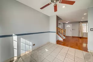 1601 Kingston Ln, Schaumburg, IL 60193 - Photo 10