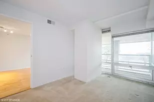 9715 Woods Dr, Skokie, IL 60077 - Photo 8